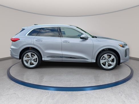 New 2026 Audi Q5 Premium Plus AWD/4WD image 4