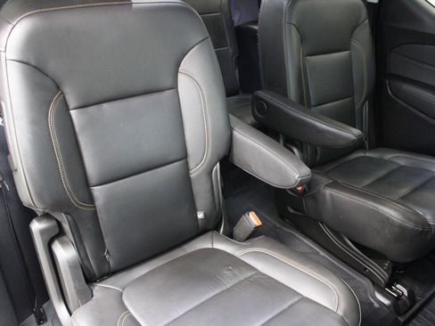 Used 2020 Chevrolet Traverse RS w/ LPO, Floor Liner Package FWD image 23