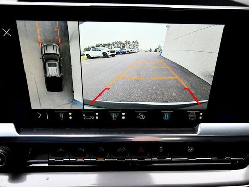 Used 2023 Chevrolet Silverado 1500 High Country w/ High Country Premium Package AWD/4WD image 55