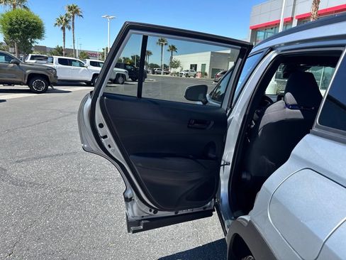 Used 2024 Toyota Corolla Cross AWD Hybrid w/ Moonroof Package image 17