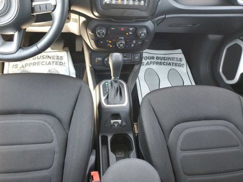 Used 2021 Jeep Renegade Latitude w/ Convenience Group AWD/4WD image 21