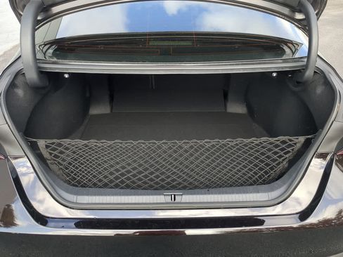 Used 2022 Toyota Avalon XLE w/ Moonroof Package FWD image 32
