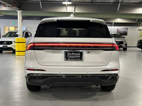 Used 2026 Lincoln Nautilus Premier w/ Equipment Group 102A AWD/4WD image 3