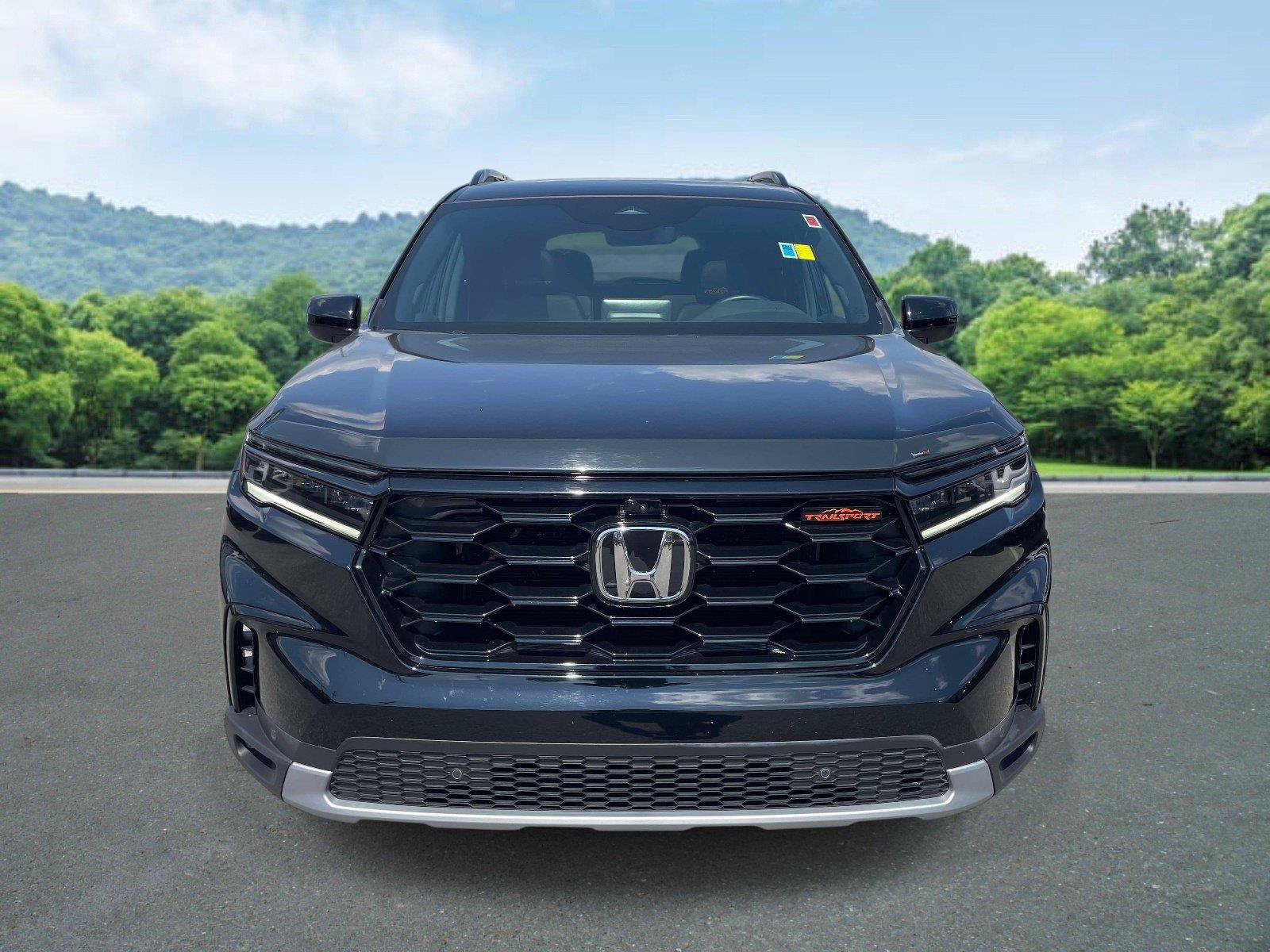 Used 2025 Honda Pilot TrailSport image 25
