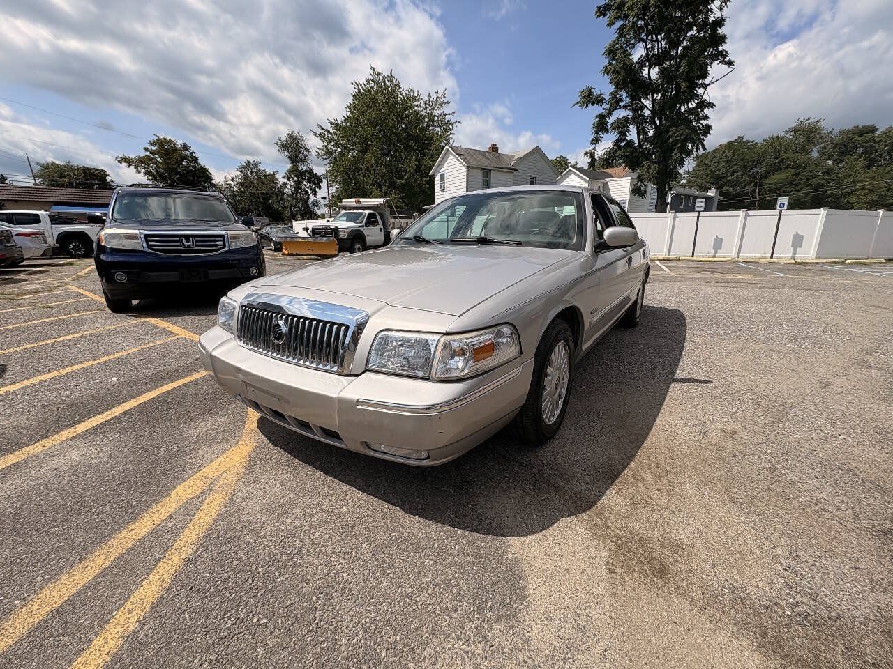 Used 2008 Mercury Grand Marquis LS RWD image 2