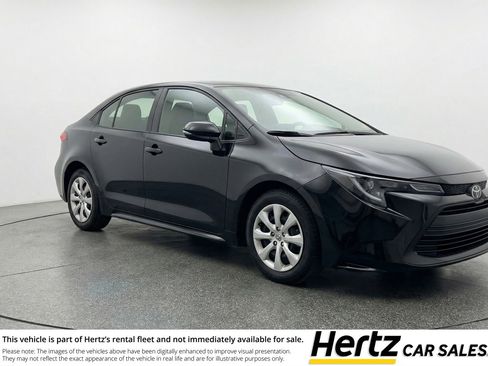 Used 2025 Toyota Corolla LE image 1