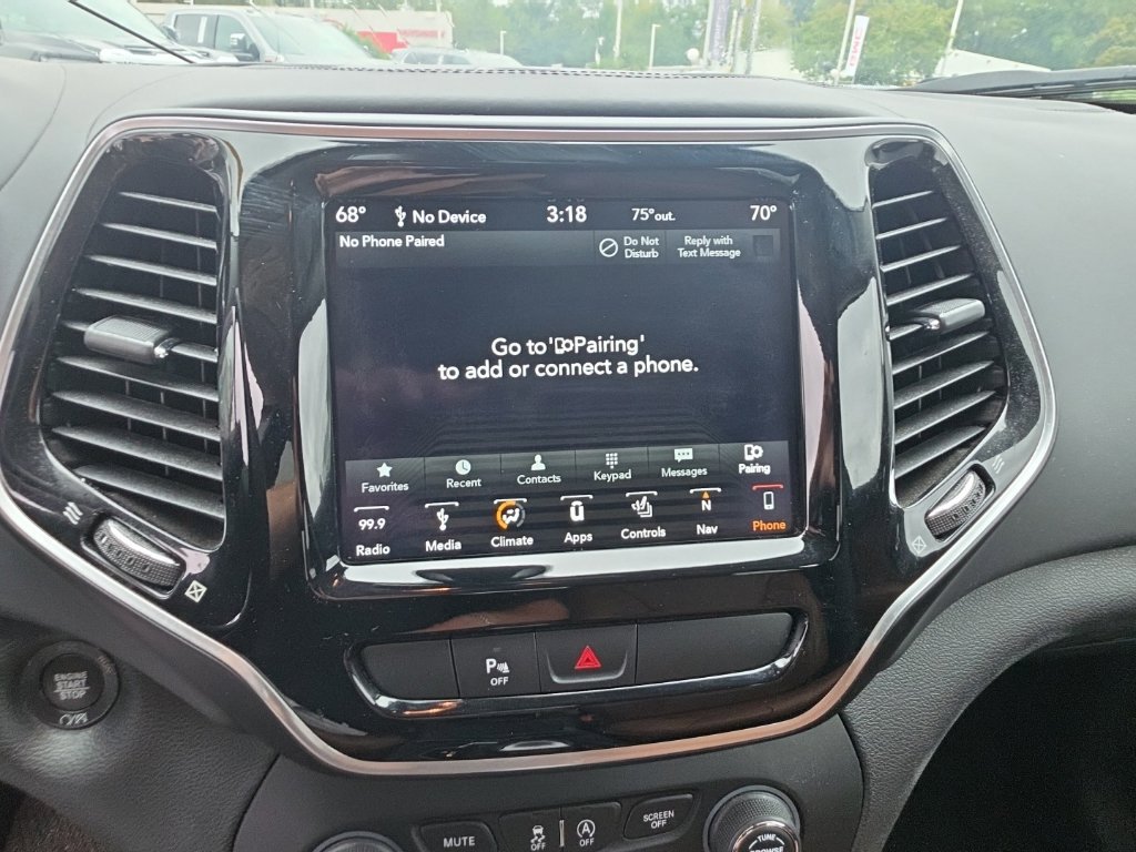 Used 2019 Jeep Cherokee Overland FWD image 21