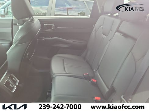 Certified 2025 Kia Sorento S FWD image 8