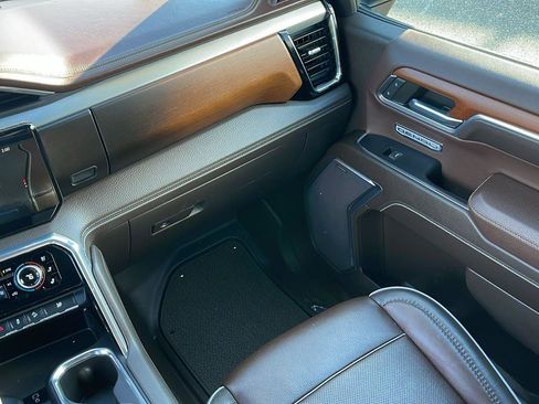 Used 2023 GMC Sierra 1500 Denali w/ Technology Package image 30