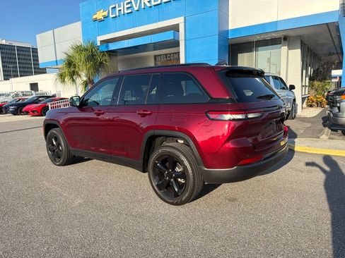 Used 2024 Jeep Grand Cherokee Limited w/ Luxury Tech Group II RWD image 7