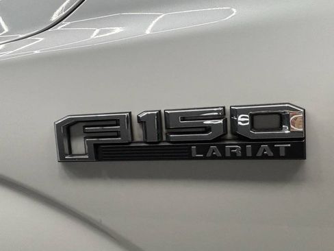 Used 2016 Ford F150 Lariat AWD/4WD image 4