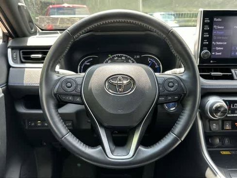 Used 2022 Toyota RAV4 XSE AWD/4WD image 8