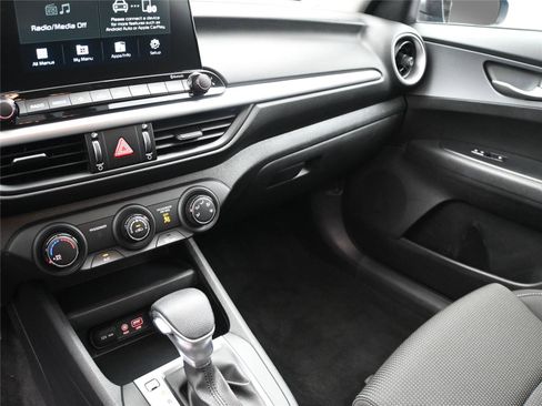 Used 2021 Kia Forte LXS image 4