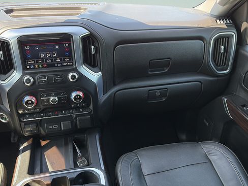 Used 2020 GMC Sierra 3500 SLT w/ Technology Package AWD/4WD image 13