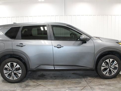Used 2023 Nissan Rogue SV image 10