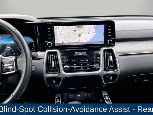 Used 2023 Kia Sorento SX AWD/4WD image 13