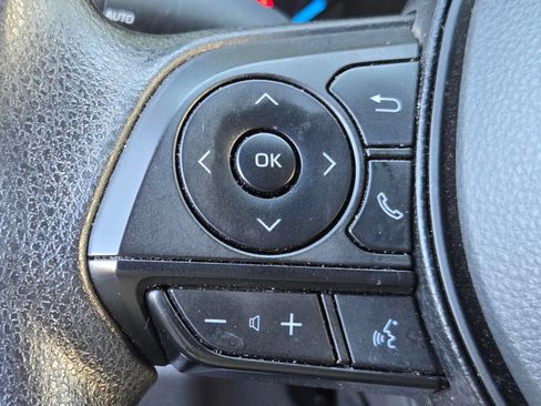 Used 2025 Toyota RAV4 XLE AWD/4WD image 24