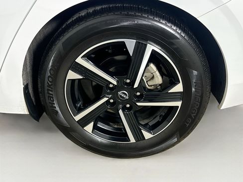 Used 2025 Nissan Sentra SV image 11