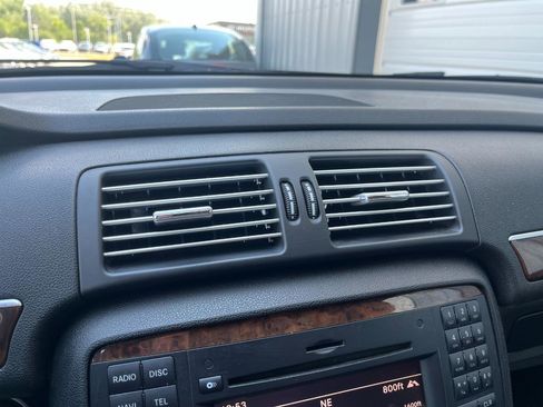 Used 2011 Mercedes-Benz R 350 BlueTEC 4MATIC image 27