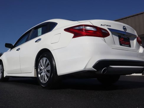 Used 2017 Nissan Altima 2.5 S w/ Power Driver Seat Package FWD image 19