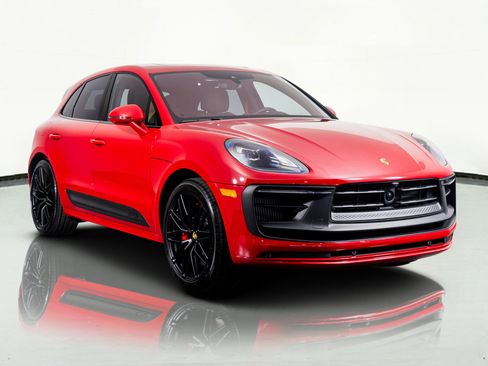 Used 2024 Porsche Macan GTS image 4