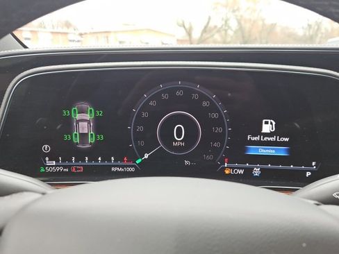 Used 2021 Cadillac Escalade Premium Luxury image 35