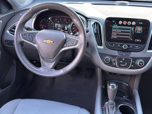 Used 2018 Chevrolet Malibu LT w/ Driver Confidence Package image 13