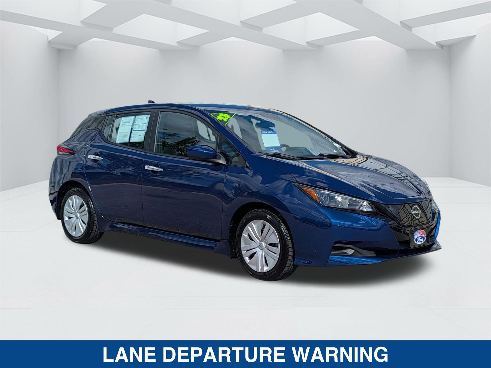 Used 2025 Nissan Leaf S FWD image 3