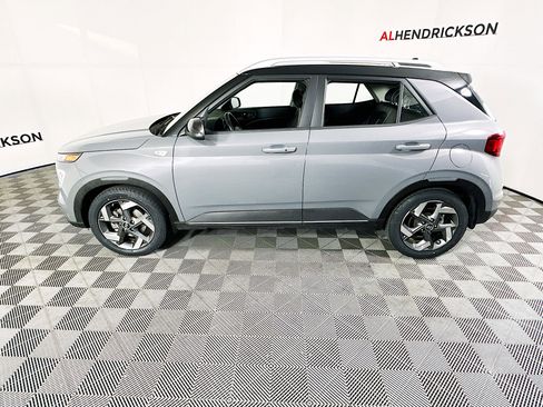 Used 2022 Hyundai Venue Limited image 6