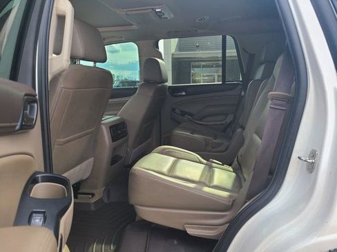Used 2018 GMC Yukon SLT w/ Premium Edition image 4