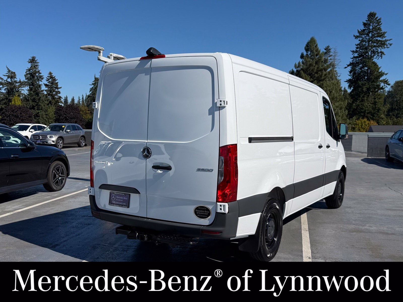 Used 2025 Mercedes-Benz Sprinter 2500 image 6