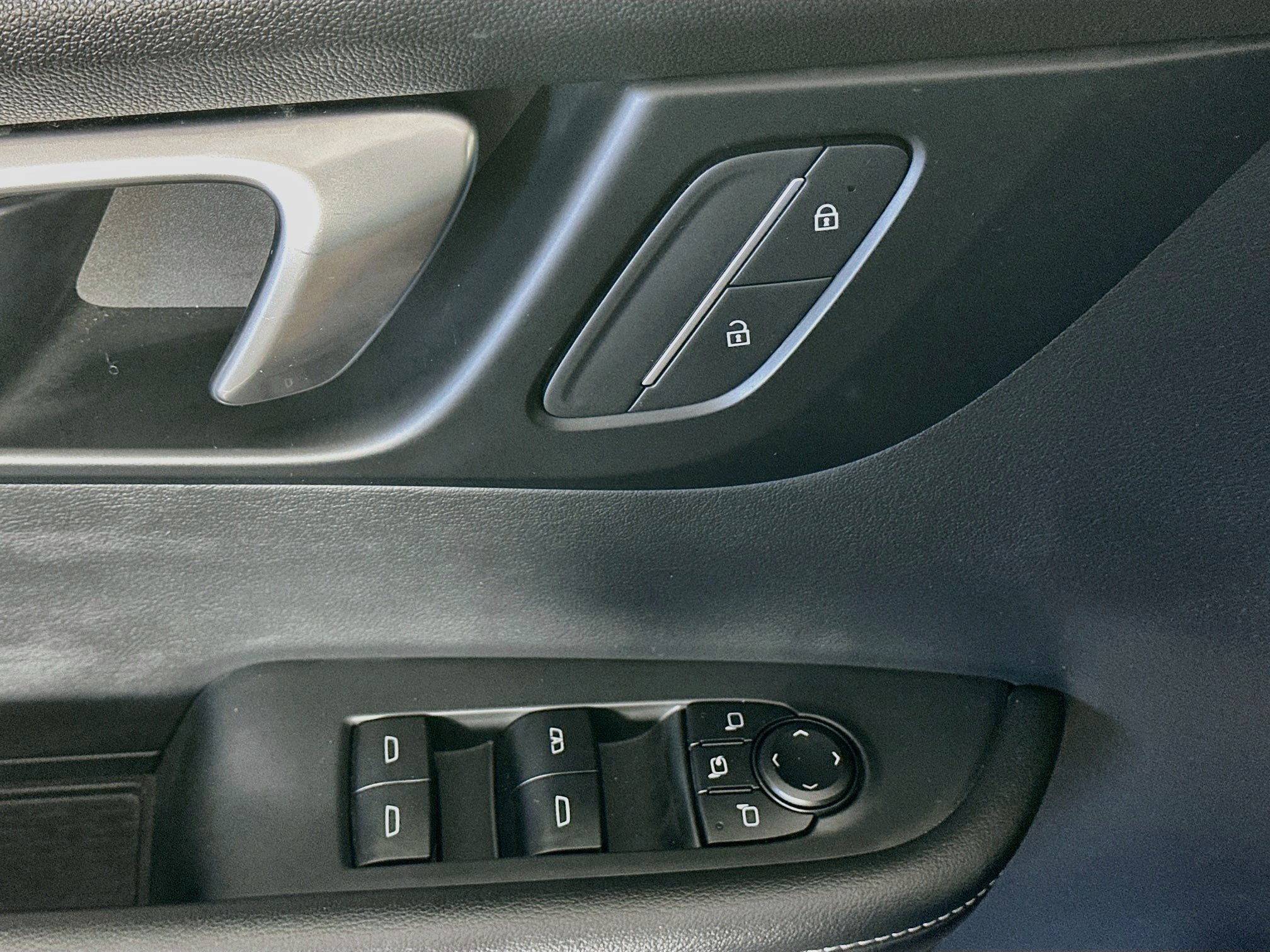 Used 2025 Buick Enclave Preferred FWD image 15