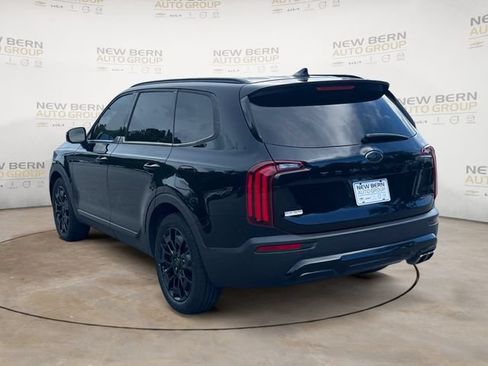 Used 2021 Kia Telluride SX w/ SX Prestige Package AWD/4WD image 3