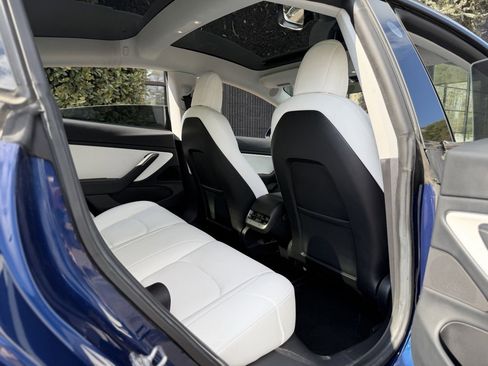 Used 2021 Tesla Model 3 Standard Range Plus image 38