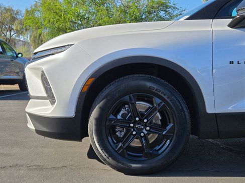 Used 2023 Chevrolet Blazer LT w/ Convenience Package FWD image 9