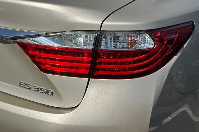 Used 2013 Lexus ES 350 w/ Luxury Pkg FWD image 7