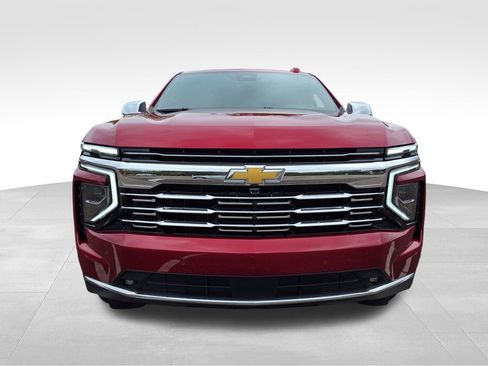 New 2025 Chevrolet Suburban Premier image 8