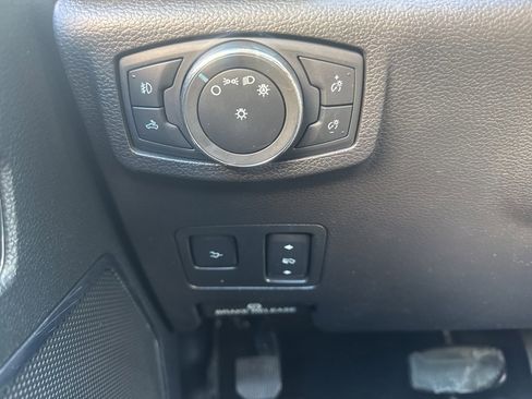 Used 2020 Ford F350 Lariat w/ Lariat Ultimate Package image 38