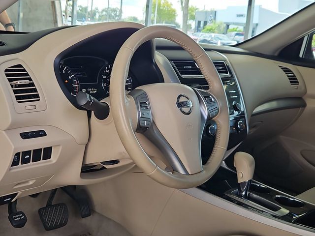 Used 2013 Nissan Altima 2.5 SV w/ 2.5SV Convenience Pkg FWD image 11