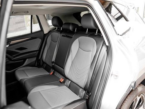 New 2026 Volkswagen Tiguan SE image 10