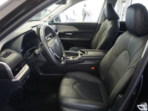 Certified 2024 Toyota Grand Highlander AWD image 23