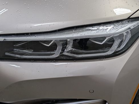 Used 2020 BMW 750i xDrive w/ Interior Design Package AWD/4WD image 13