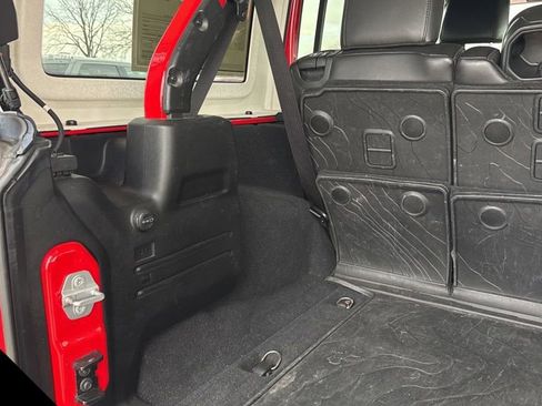 Used 2018 Jeep Wrangler Unlimited Rubicon w/ Dual Top Group image 25