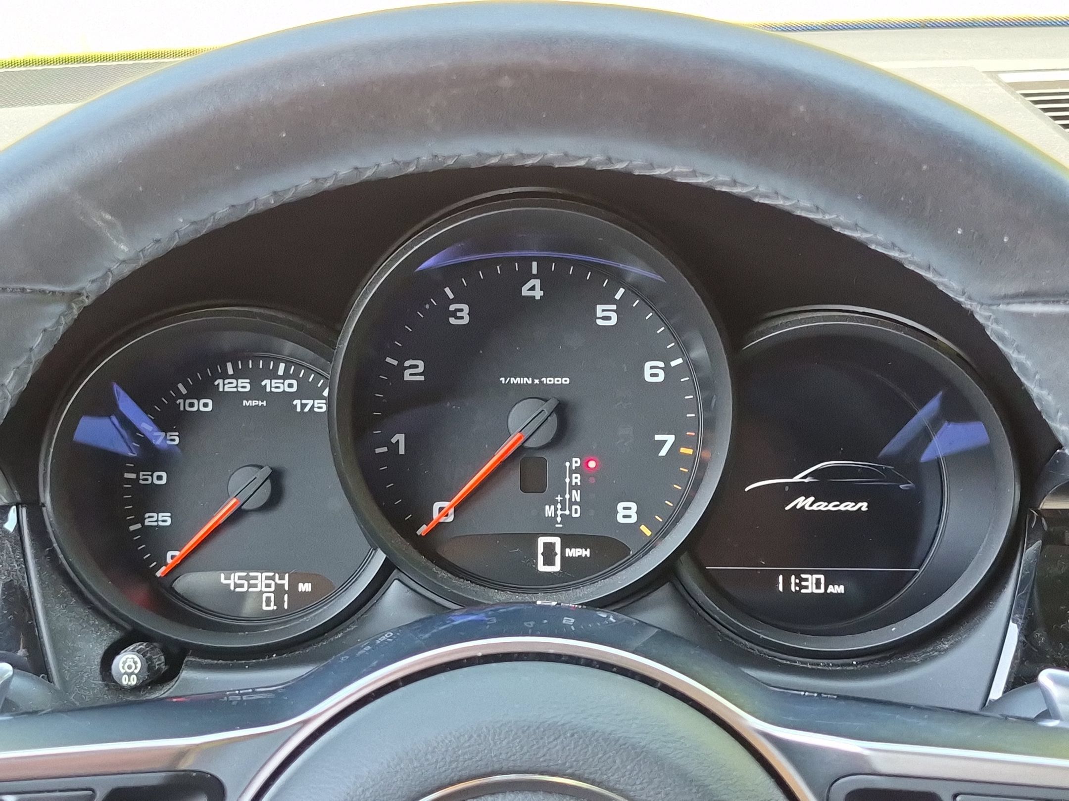 Certified 2018 Porsche Macan AWD/4WD image 10