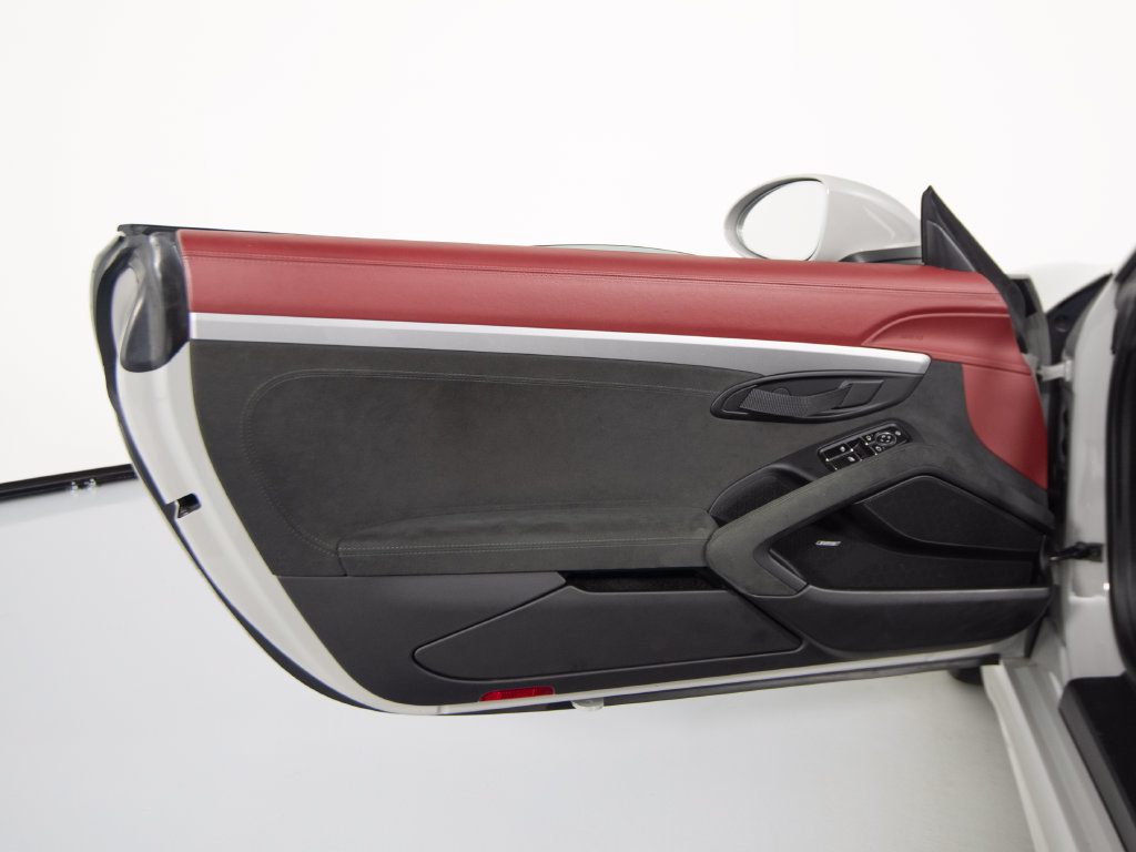 Certified 2021 Porsche 718 Boxster Spyder RWD image 18