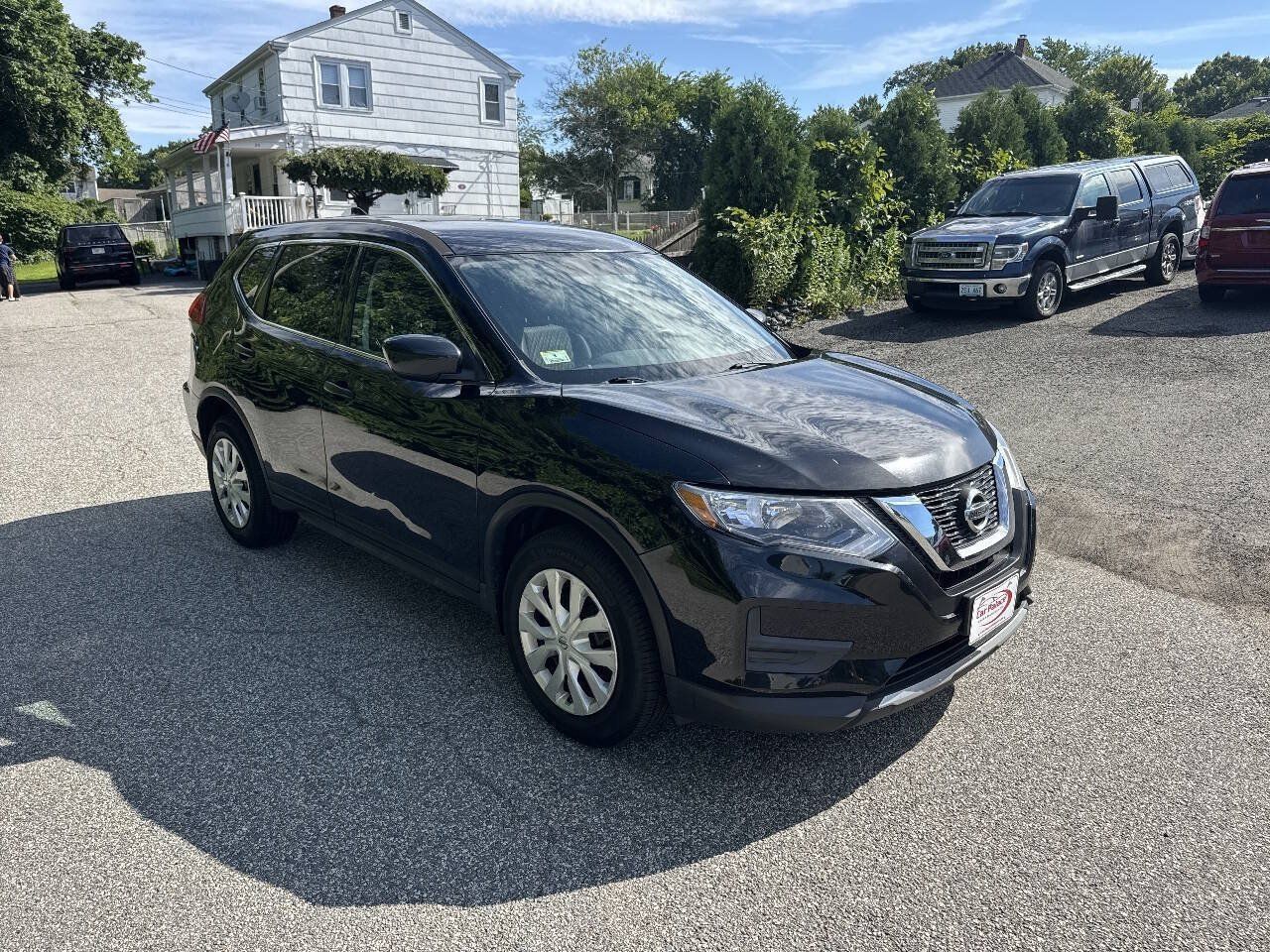Used 2017 Nissan Rogue S AWD/4WD image 10