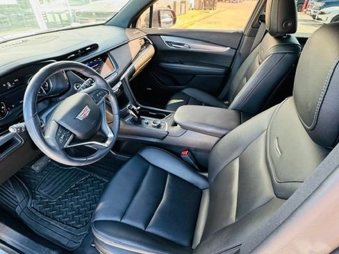 Used 2022 Cadillac XT6 Luxury AWD/4WD image 11