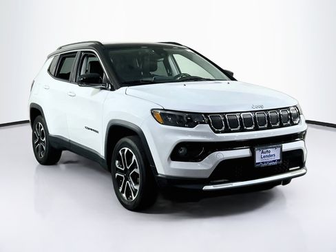 Used 2022 Jeep Compass Limited w/ Sun and Sound Group AWD/4WD image 3