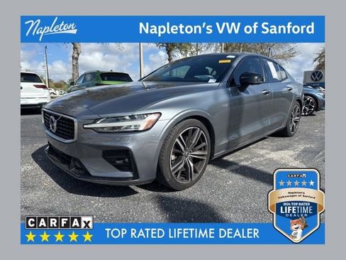Used 2019 Volvo S60 T5 R-Design image 1