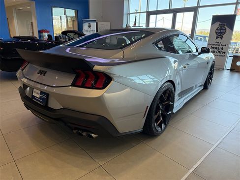 Used 2025 Ford Mustang GT Premium w/ GT Performance Package image 7